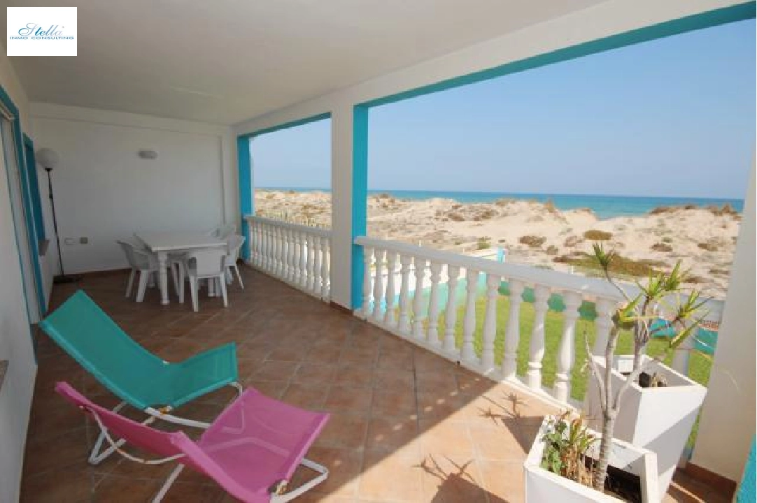 Strandhaus in Oliva(Oliva) zu verkaufen, Wohnfläche 220 m², Baujahr 1996, Zustand gepflegt, + Ofen, Klimaanlage, Grundstück 430 m², 6 Schlafzimmer, 2 Badezimmer, Pool, ref.: Lo-3416-47