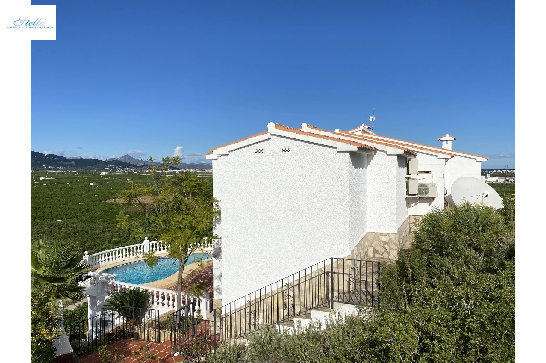 Villa in Oliva(Sant Pere) zu verkaufen, Wohnfläche 119 m², Baujahr 1991, Zustand modernisiert, Klimaanlage, Grundstück 897 m², 3 Schlafzimmer, 2 Badezimmer, Pool, ref.: GC-3221-35