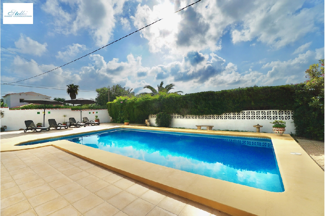 Villa in Moraira zu verkaufen, Wohnfläche 192 m², Klimaanlage, Grundstück 657 m², 4 Schlafzimmer, 2 Badezimmer, Pool, ref.: CA-H-1554-AMBE-3