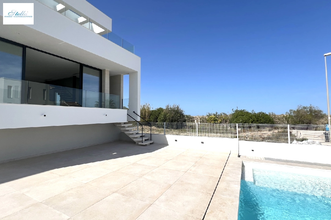 Villa in Oliva zu verkaufen, Wohnfläche 173 m², Baujahr 2023, Zustand Erstbezug, + Fussbodenheizung, Klimaanlage, Grundstück 350 m², 3 Schlafzimmer, 4 Badezimmer, Pool, ref.: AS-1623-3