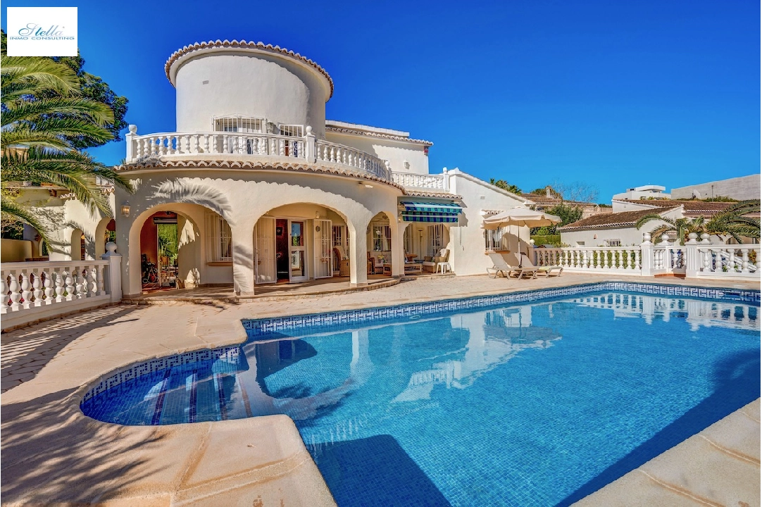 Villa in Moraira(Pinar del Advocat) zu verkaufen, Wohnfläche 174 m², Grundstück 918 m², 4 Schlafzimmer, 4 Badezimmer, Pool, ref.: CA-H-1733-AMBE-1