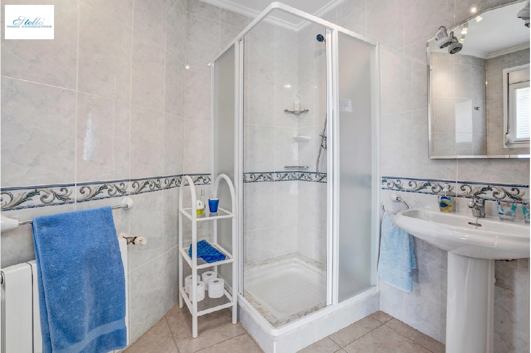 Villa in Moraira(Pinar del Advocat) zu verkaufen, Wohnfläche 174 m², Grundstück 918 m², 4 Schlafzimmer, 4 Badezimmer, Pool, ref.: CA-H-1733-AMBE-18