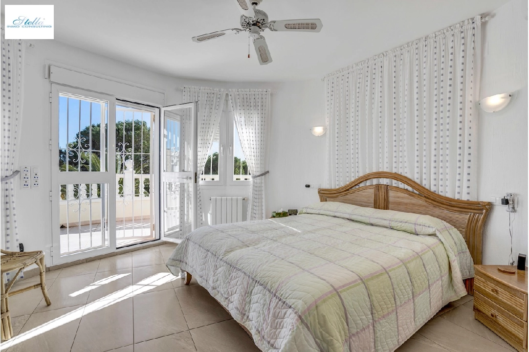 Villa in Moraira(Pinar del Advocat) zu verkaufen, Wohnfläche 174 m², Grundstück 918 m², 4 Schlafzimmer, 4 Badezimmer, Pool, ref.: CA-H-1733-AMBE-19