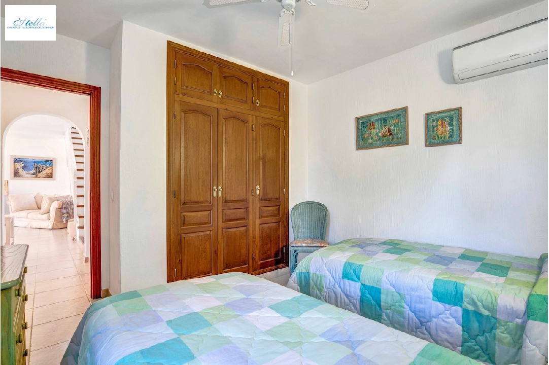 Villa in Moraira(Pinar del Advocat) zu verkaufen, Wohnfläche 174 m², Grundstück 918 m², 4 Schlafzimmer, 4 Badezimmer, Pool, ref.: CA-H-1733-AMBE-9