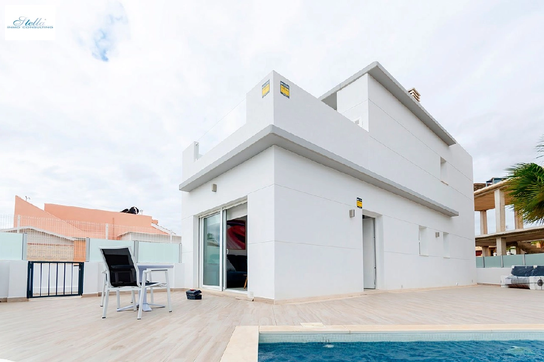 Villa in Torrevieja zu verkaufen, Wohnfläche 99 m², Zustand Erstbezug, Grundstück 135 m², 3 Schlafzimmer, 2 Badezimmer, Pool, ref.: HA-TON-176-E01-2